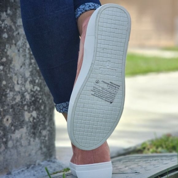 Women's Chelsea Shoes Slip On Canvas High Top Sneakers - Picture 5 of 5